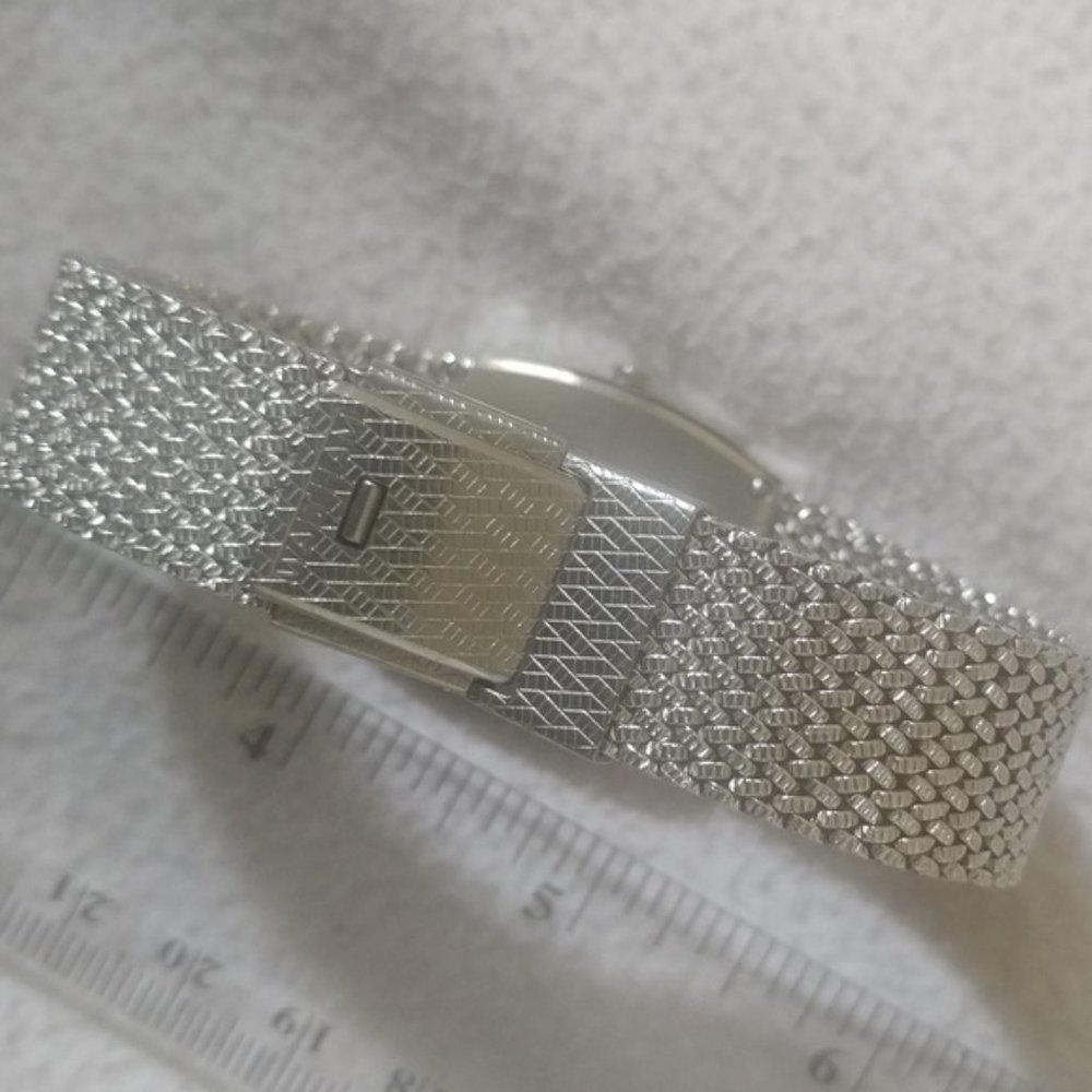 Vintage Waltham silver quartz watch time piece - Picture 4 of 9